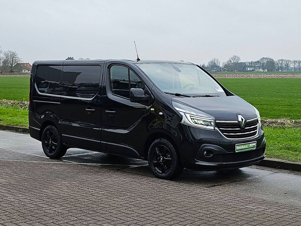 Renault Trafic Exterior Profile